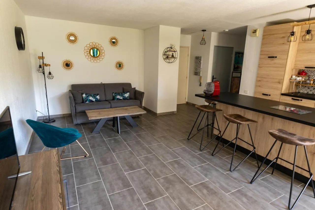 Location Port Frejus, Bord De Mer Apartment France