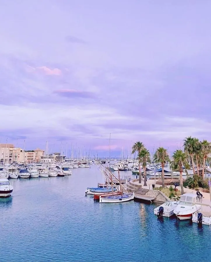 Location Port Frejus, Bord De Mer Apartment France